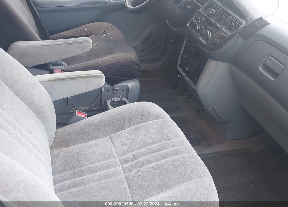 1999 TOYOTA SIENNA XLE VIN: 4T3ZF13CXXU109198
