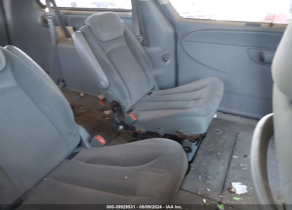 2005 CHRYSLER TOWN & COUNTRY LX VIN: 2C4GP44R15R472246