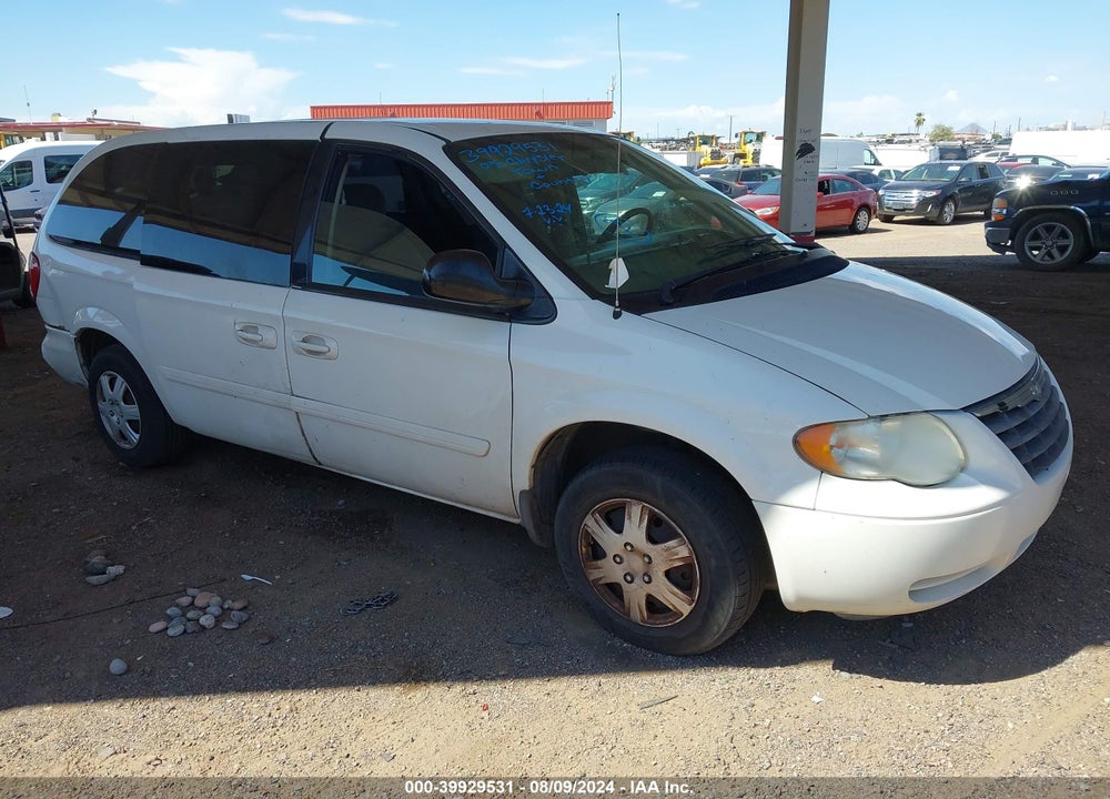 2005 CHRYSLER TOWN & COUNTRY LX VIN: 2C4GP44R15R472246