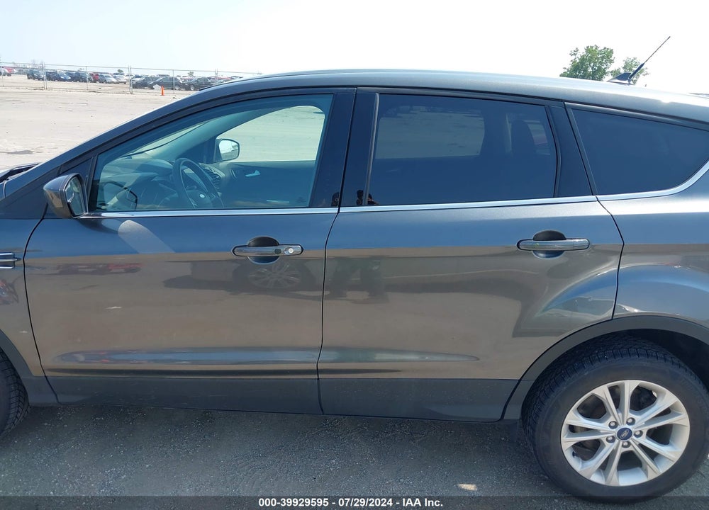 2019 FORD ESCAPE SE VIN: 1FMCU9GD4KUC27388