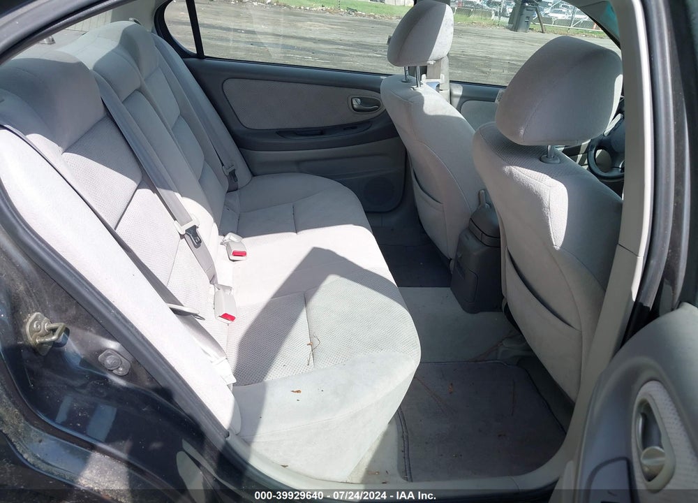 2002 NISSAN MAXIMA SE VIN: JN1DA31DX2T426042