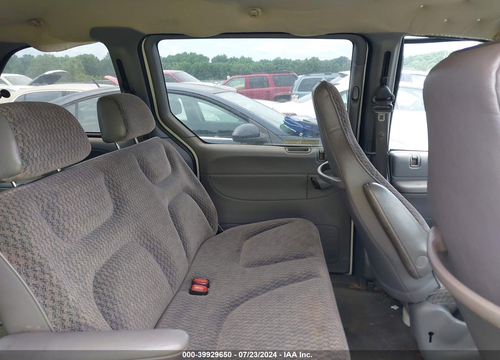 1999 DODGE CARAVAN VIN: 2B4FP2538XR152125