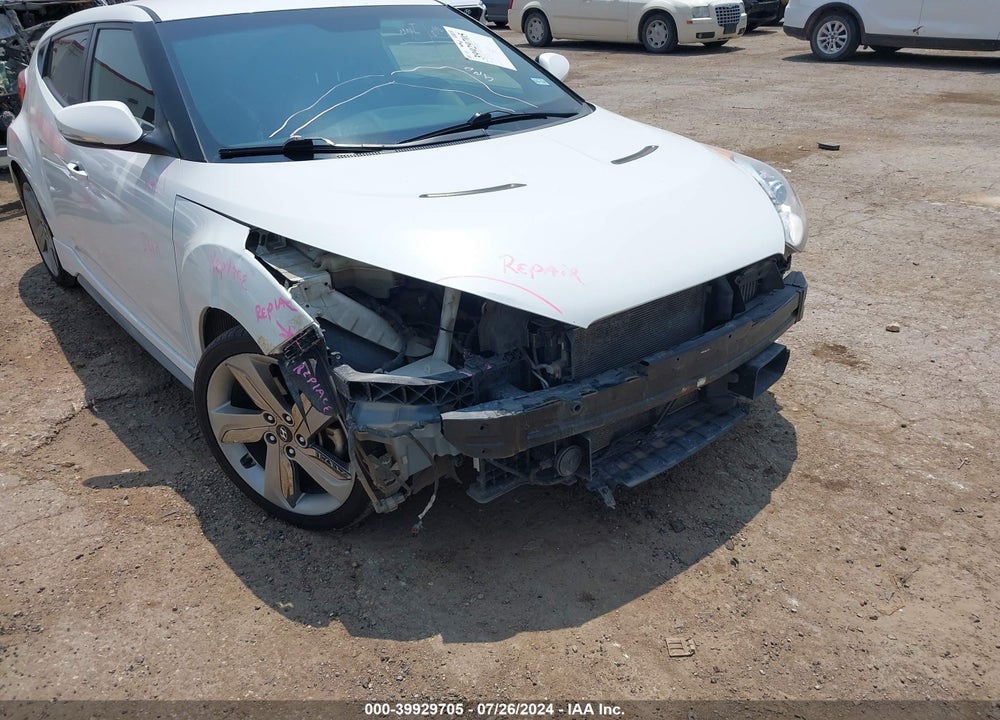 2013 HYUNDAI VELOSTER VIN: KMHTC6AE1DU163638