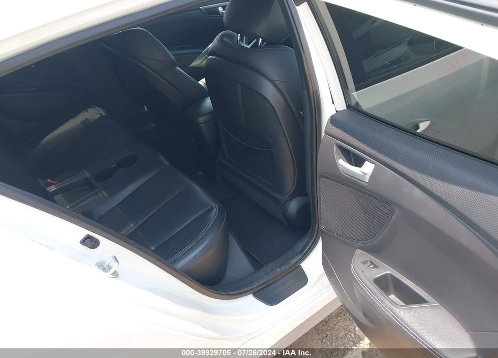 2013 HYUNDAI VELOSTER VIN: KMHTC6AE1DU163638
