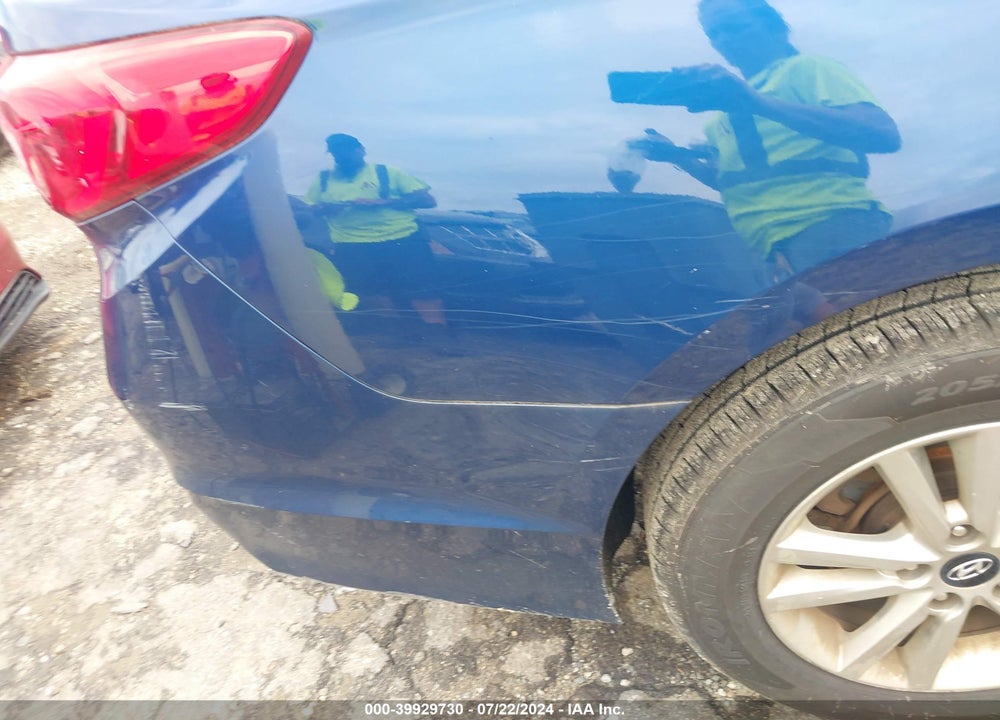 2015 HYUNDAI SONATA SE VIN: 5NPE24AF5FH174636