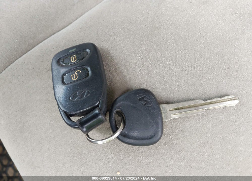 2009 HYUNDAI SANTA FE GLS VIN: 5NMSG73D49H252956