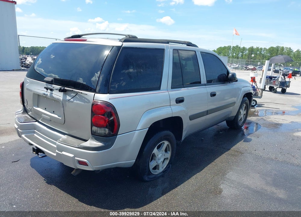 2005 CHEVROLET TRAILBLAZER LS VIN: 1GNDS13S252338081