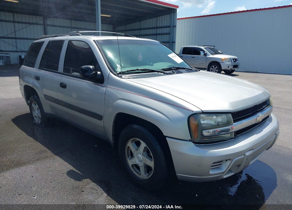 2005 CHEVROLET TRAILBLAZER LS VIN: 1GNDS13S252338081