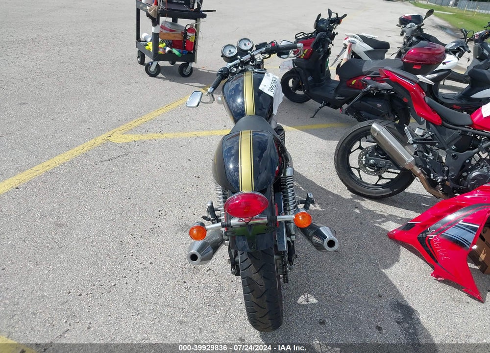 2014 TRIUMPH MOTORCYCLE THRUXTON VIN: SMT920K18ET625907