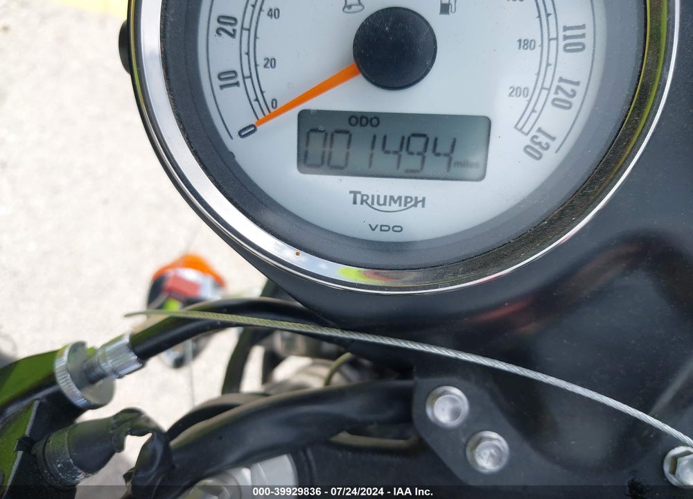 2014 TRIUMPH MOTORCYCLE THRUXTON VIN: SMT920K18ET625907