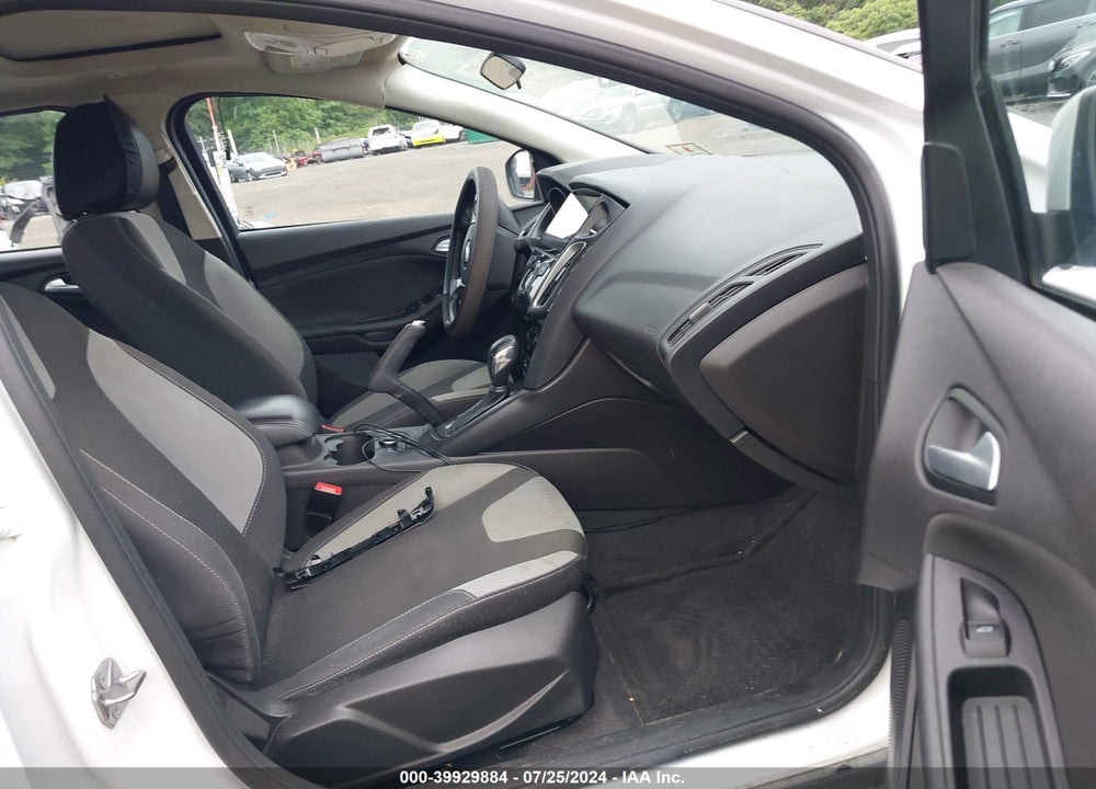 2014 FORD FOCUS SE VIN: 1FADP3F2XEL409335