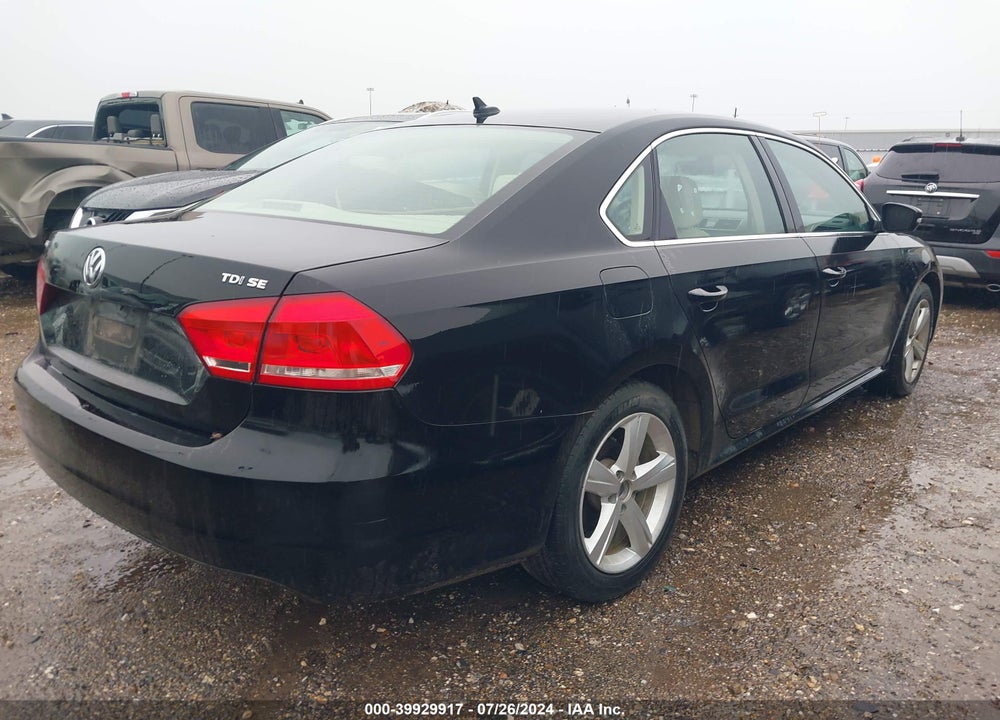 2013 VOLKSWAGEN PASSAT 2.0L TDI SE VIN: 1VWBN7A32DC044854