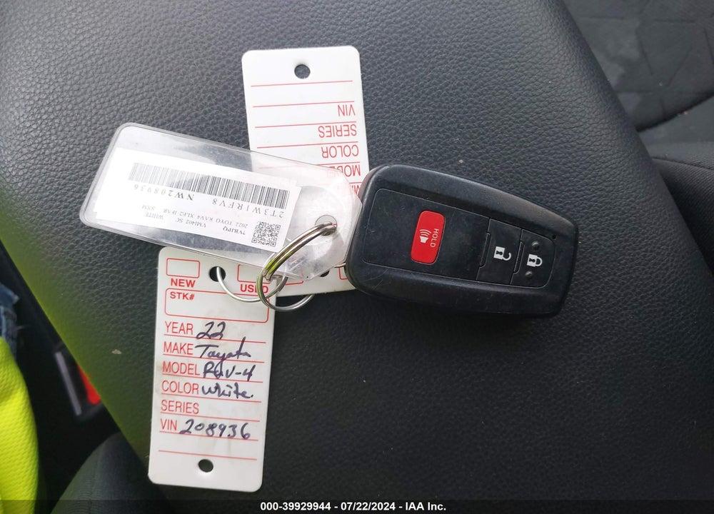 2022 TOYOTA RAV4 XLE VIN: 2T3W1RFV8NW208936