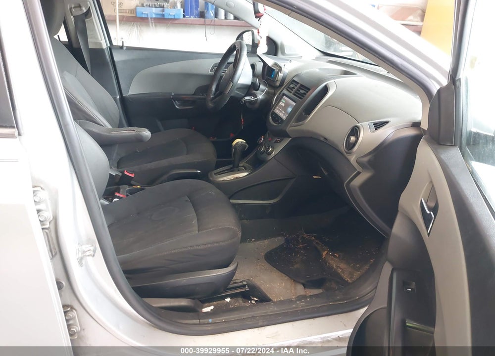 2015 CHEVROLET SONIC LT AUTO VIN: 1G1JC5SH9F4181086