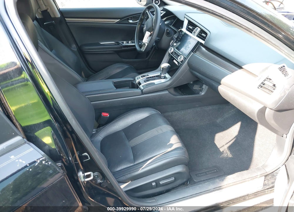 2019 HONDA CIVIC TOURING VIN: 19XFC1F90KE201646
