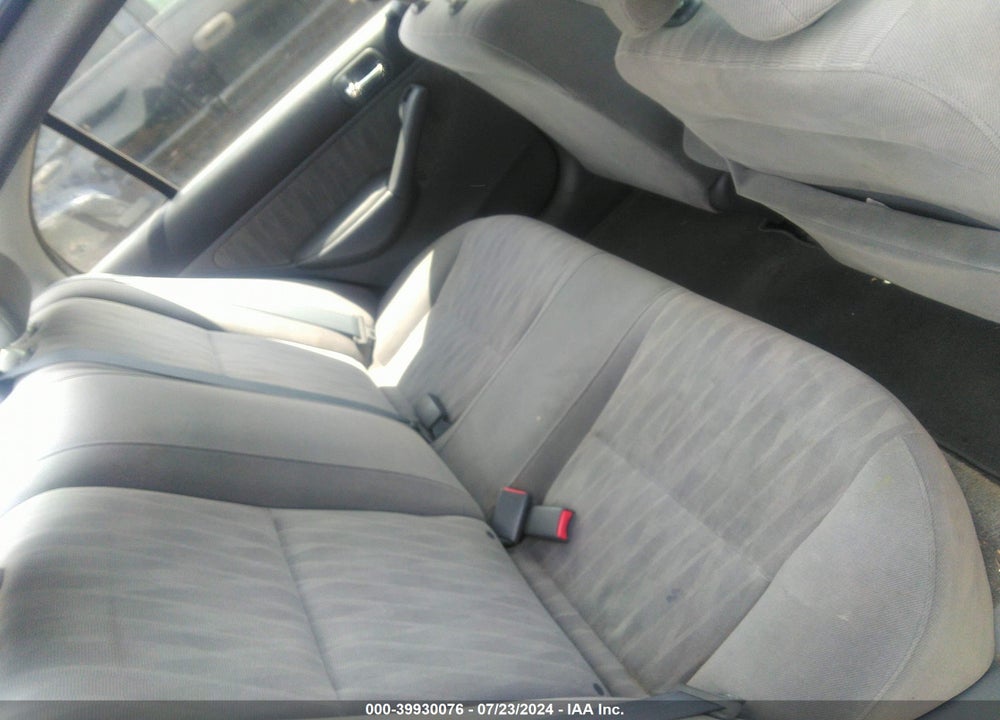 2005 HONDA CIVIC LX VIN: 2HGES16585H598271