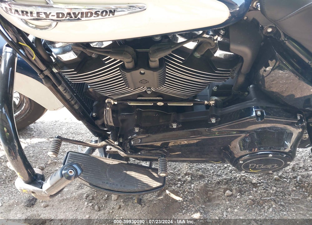 2019 HARLEY-DAVIDSON FLHCS VIN: 1HD1YBK20KB065881