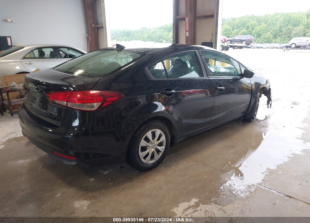 2018 KIA FORTE LX VIN: 3KPFK4A78JE213598