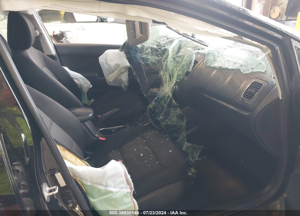 2018 KIA FORTE LX VIN: 3KPFK4A78JE213598
