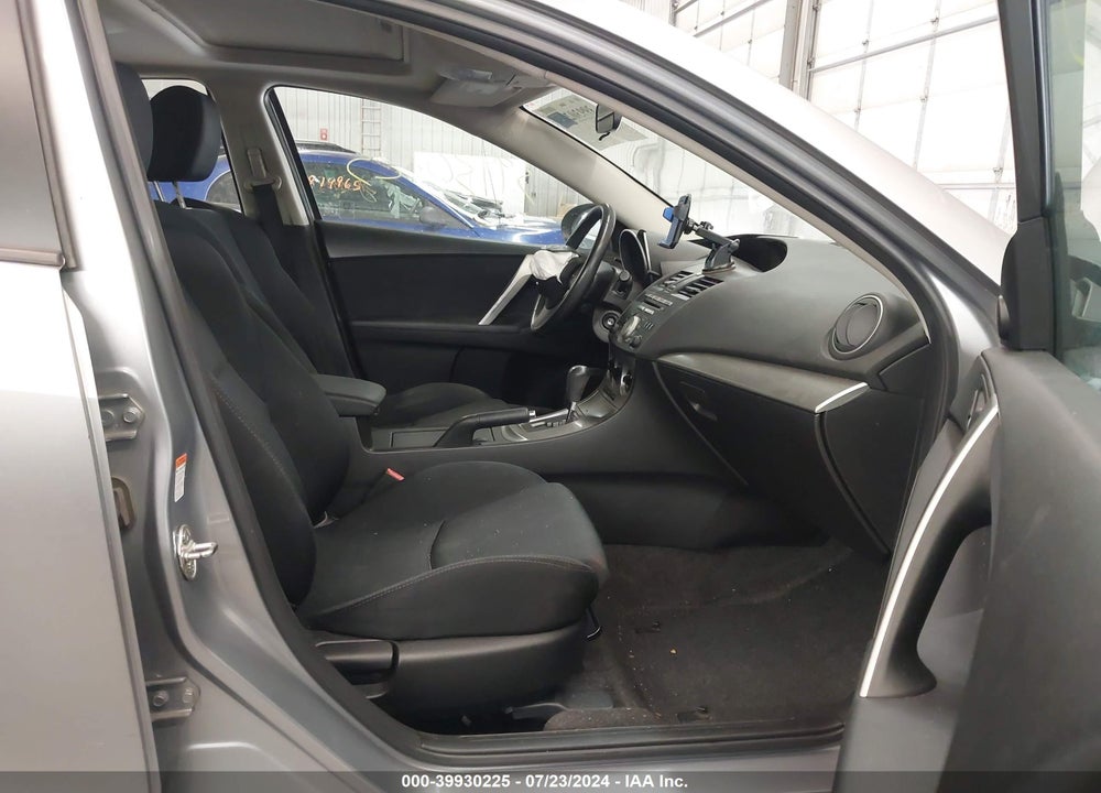 2011 MAZDA 3 S SPORT VIN: JM1BL1U50B1386864