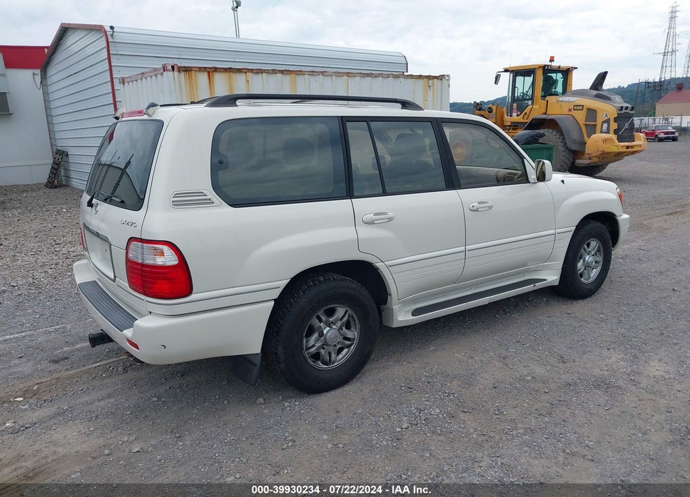 2002 LEXUS LX 470 VIN: JTJHT00W323513837