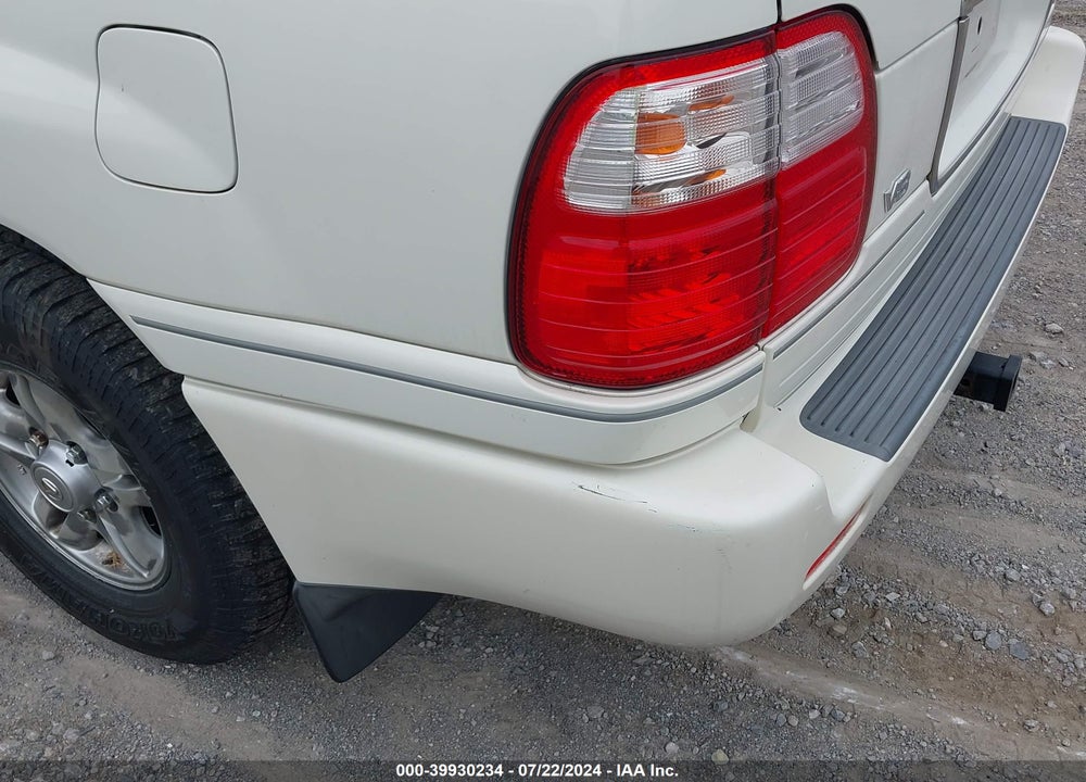 2002 LEXUS LX 470 VIN: JTJHT00W323513837