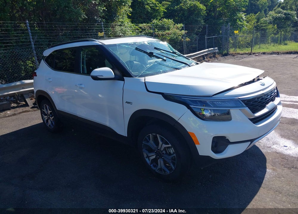 2021 KIA SELTOS EX VIN: KNDERCAA5M7208263