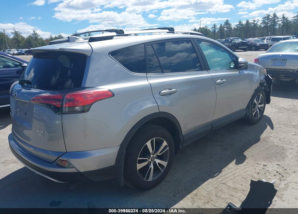 2016 TOYOTA RAV4 XLE VIN: 2T3RFREV2GW525937