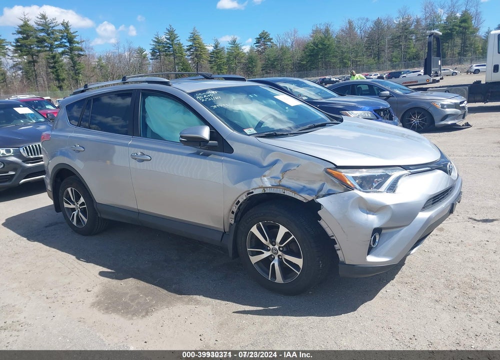 2016 TOYOTA RAV4 XLE VIN: 2T3RFREV2GW525937