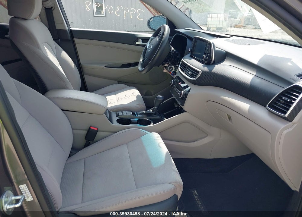 2020 HYUNDAI TUCSON SE VIN: KM8J23A40LU266080