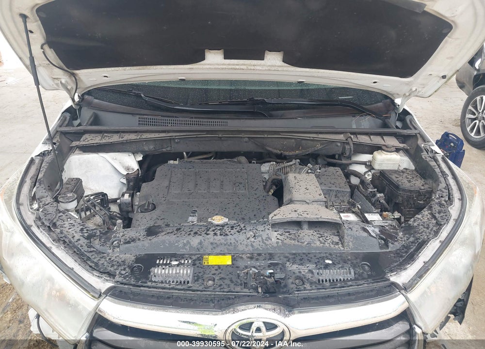 2015 TOYOTA HIGHLANDER LE PLUS V6 VIN: 5TDZKRFH1FS089053