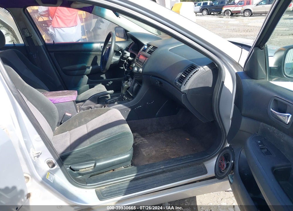 2005 HONDA ACCORD 2.4 LX VIN: 1HGCM56495A146120
