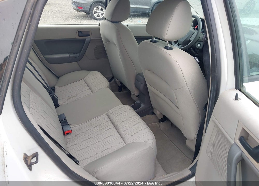 2010 FORD FOCUS SE VIN: 1FAHP3FN9AW223824