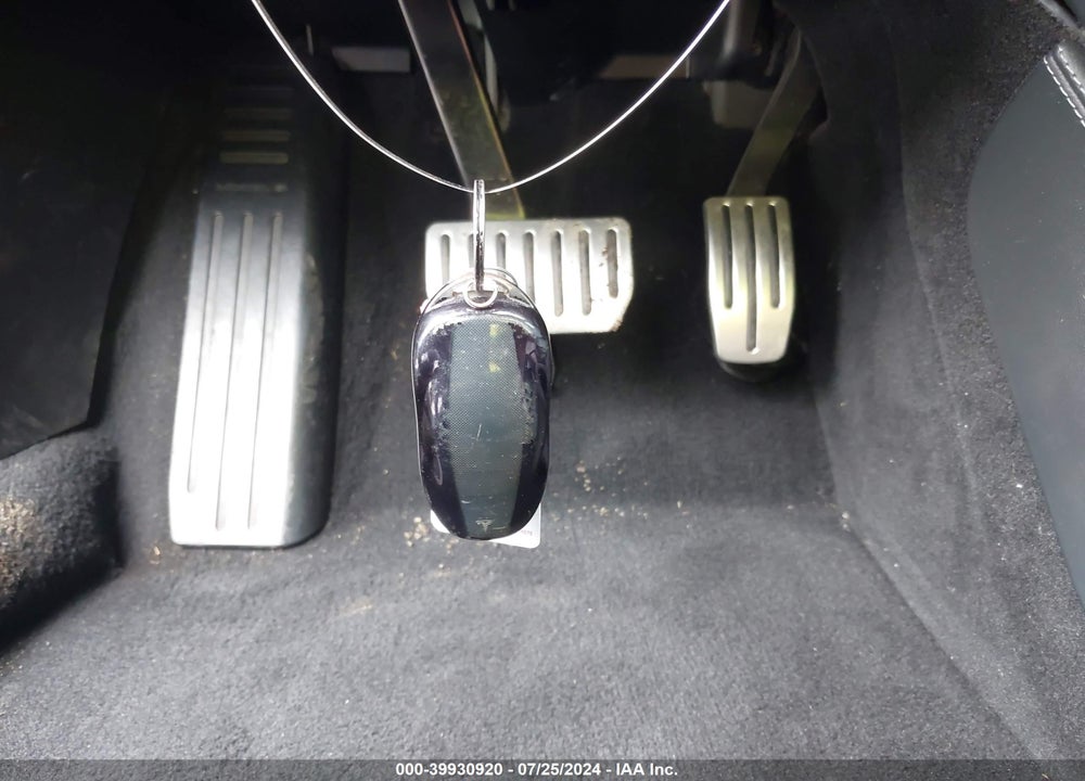 2015 TESLA MODEL S 85D/P85D VIN: 5YJSA1H4XFF086169