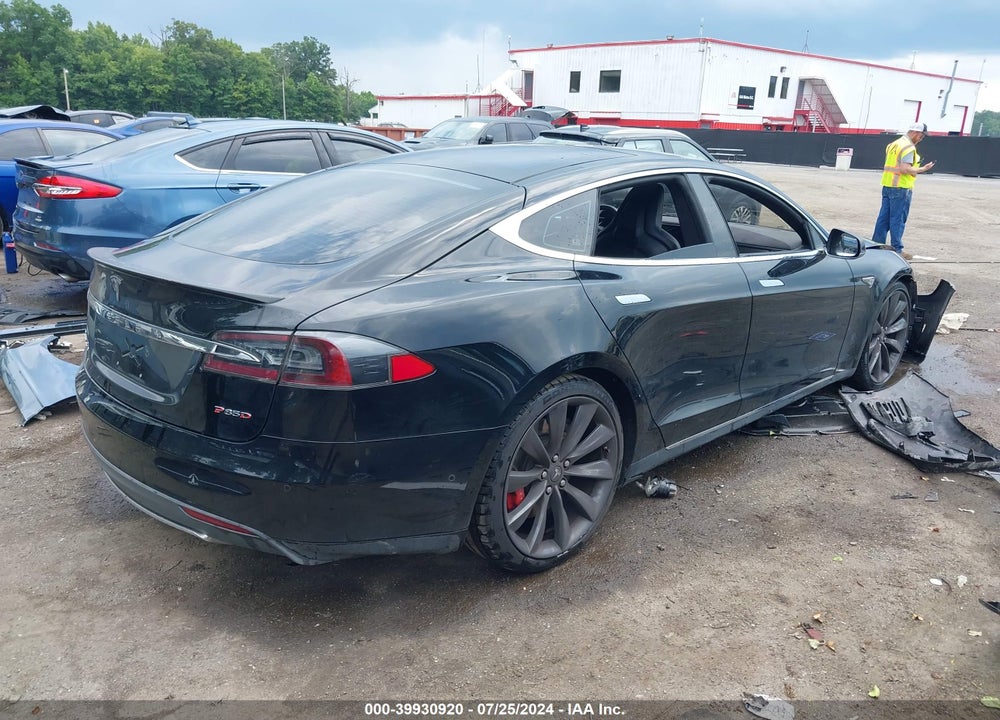 2015 TESLA MODEL S 85D/P85D VIN: 5YJSA1H4XFF086169