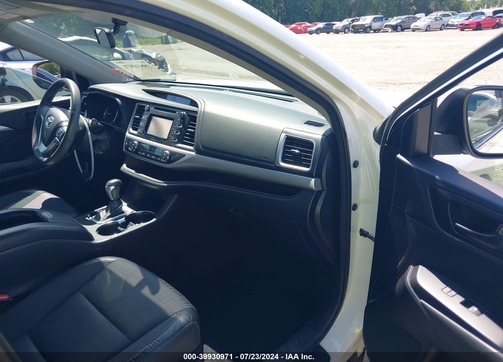 2015 TOYOTA HIGHLANDER LE PLUS V6 VIN: 5TDZKRFH9FS046127
