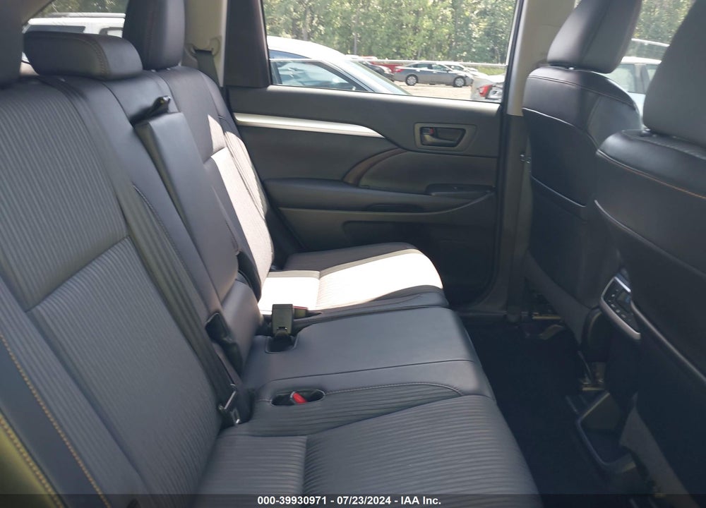 2015 TOYOTA HIGHLANDER LE PLUS V6 VIN: 5TDZKRFH9FS046127
