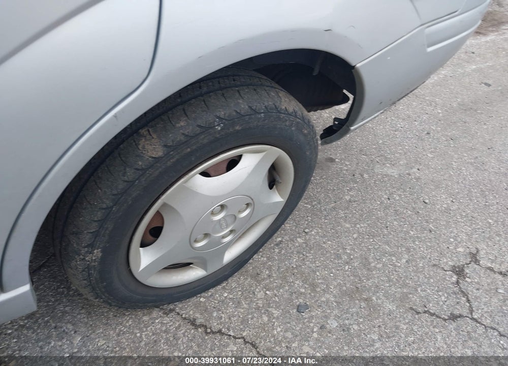 2004 FORD FOCUS LX VIN: 1FAFP33P84W183995