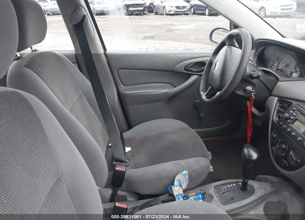 2004 FORD FOCUS LX VIN: 1FAFP33P84W183995