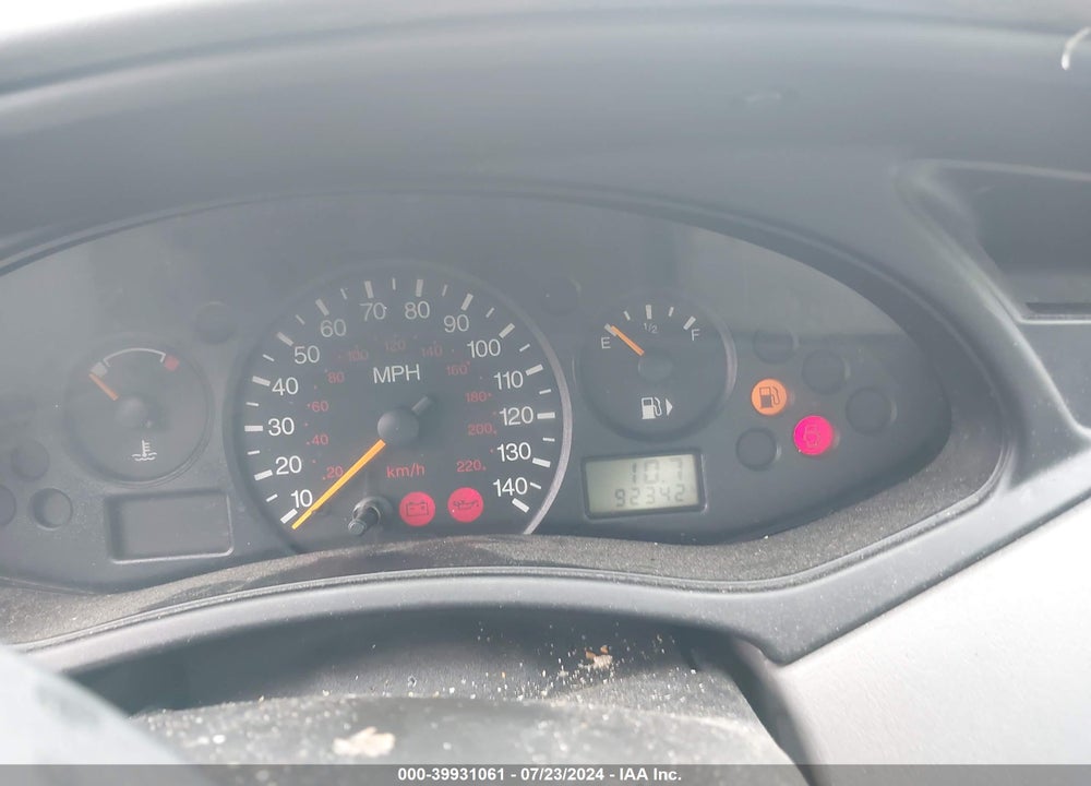 2004 FORD FOCUS LX VIN: 1FAFP33P84W183995