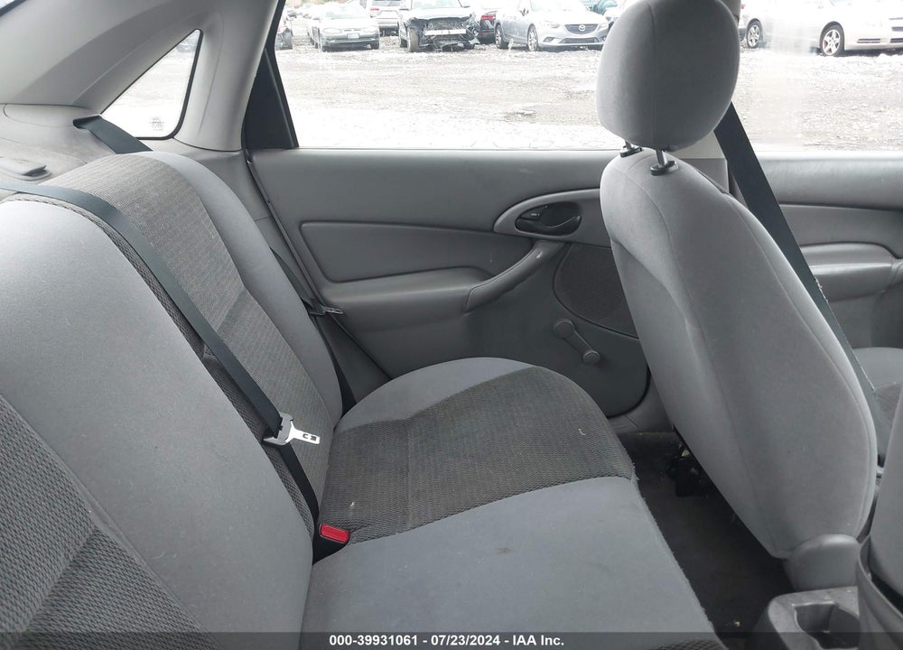 2004 FORD FOCUS LX VIN: 1FAFP33P84W183995