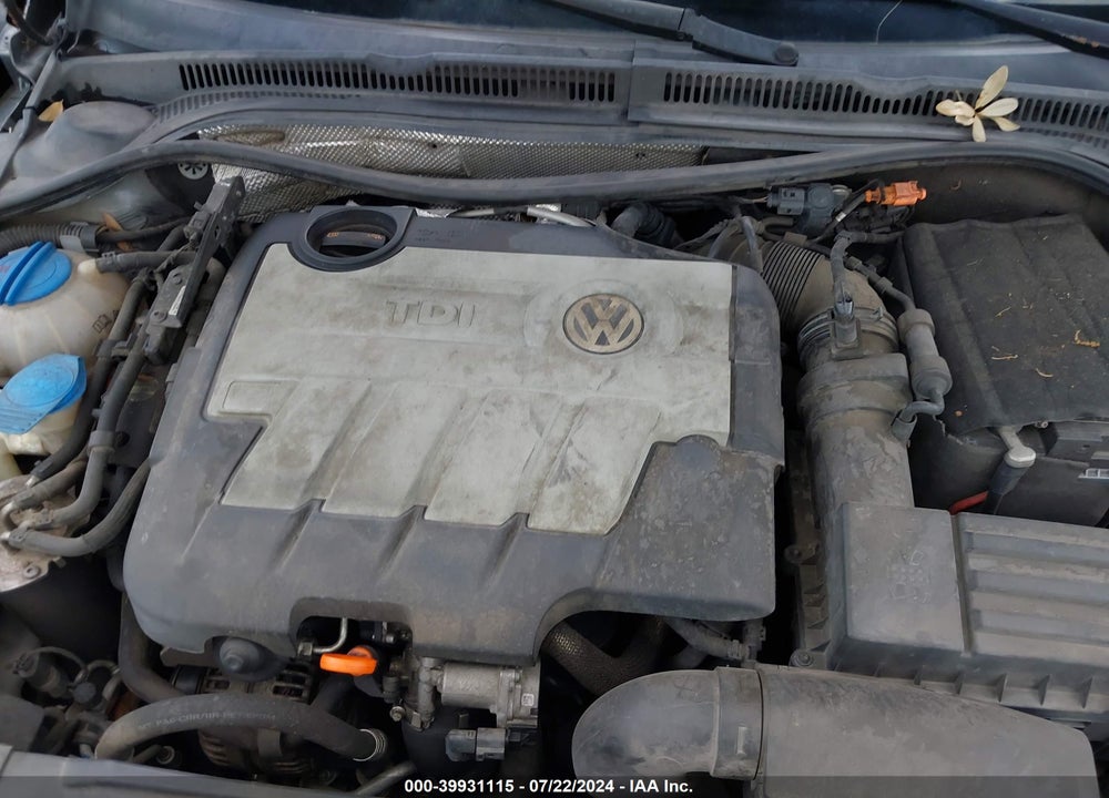 2011 VOLKSWAGEN JETTA 2.0L TDI LE VIN: 3VWLL7AJ3BM075941