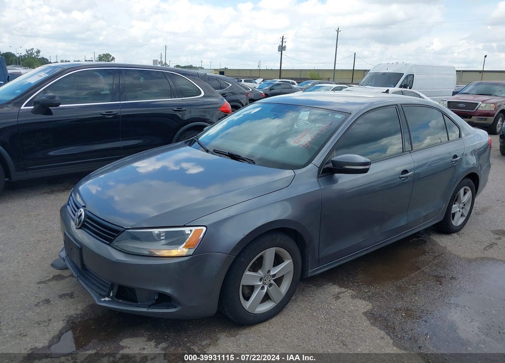 2011 VOLKSWAGEN JETTA 2.0L TDI LE VIN: 3VWLL7AJ3BM075941