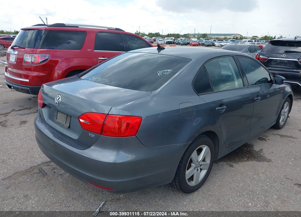 2011 VOLKSWAGEN JETTA 2.0L TDI LE VIN: 3VWLL7AJ3BM075941