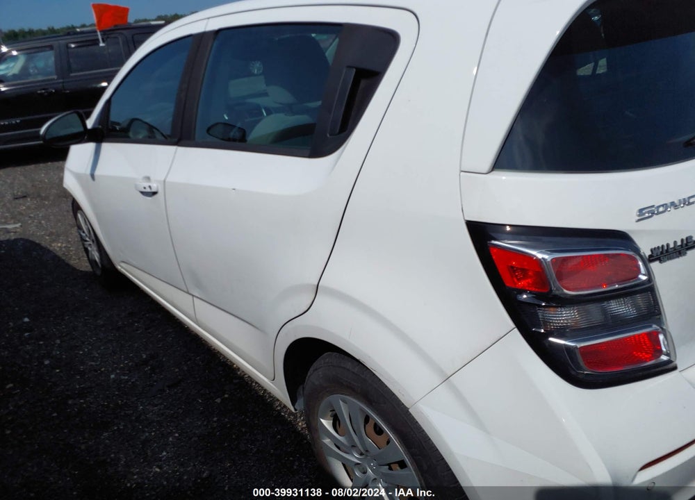 2019 CHEVROLET SONIC LT AUTO VIN: 1G1JG6SB1K4128091