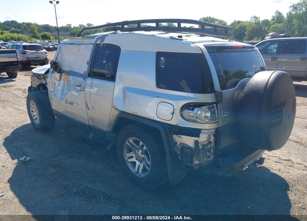 2007 TOYOTA FJ CRUISER VIN: JTEBU11F570024886