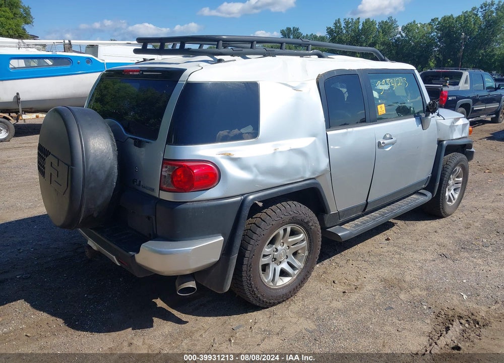 2007 TOYOTA FJ CRUISER VIN: JTEBU11F570024886