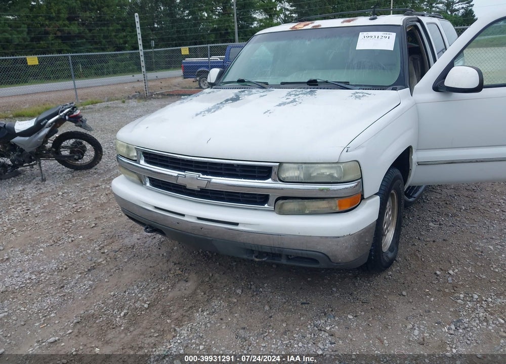 2002 CHEVROLET SUBURBAN 1500 LT VIN: 1GNEC16Z62J270752