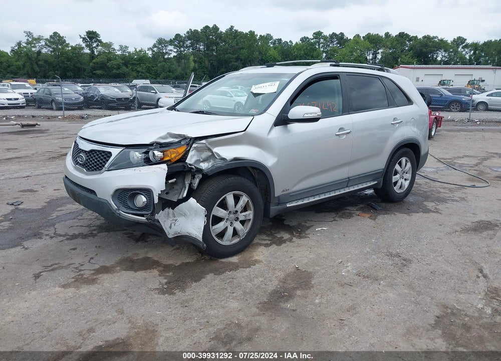 2013 KIA SORENTO LX VIN: 5XYKTCA60DG326854