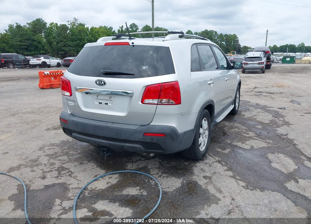 2013 KIA SORENTO LX VIN: 5XYKTCA60DG326854